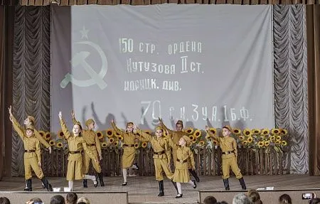 Знакомьтесь - ансамбль Кировского конного завода